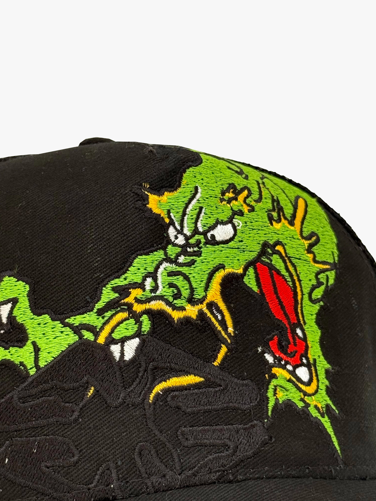 Gorra dragón negra